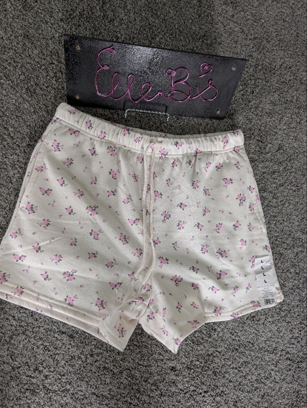 NWT Floral Print Drawstring Women's Shorts in Cream and Pink L